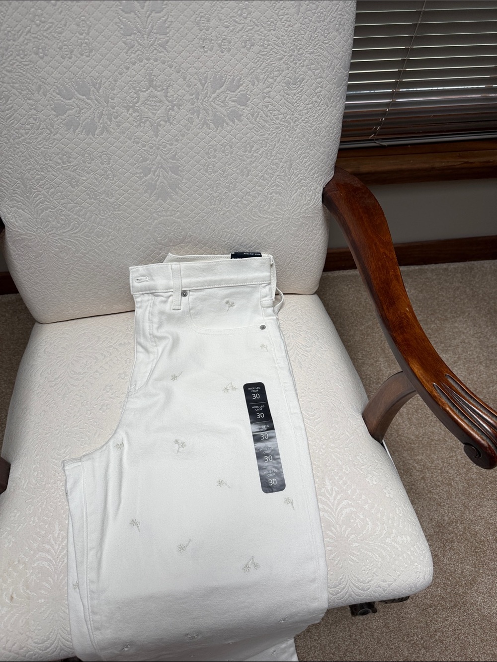 J. Crew Wide leg crop with Embroidery
White NWT